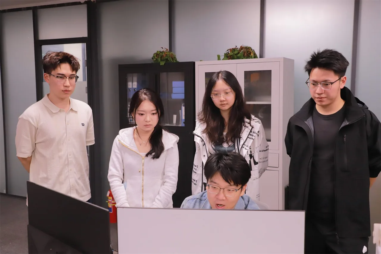 长春千晟文化传媒有限公司团队工作场景一